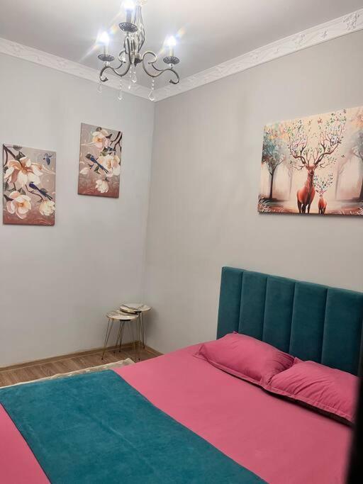 2-Х Комнатная В Золотом Квадрате Apartment Алма Ата Екстериор снимка