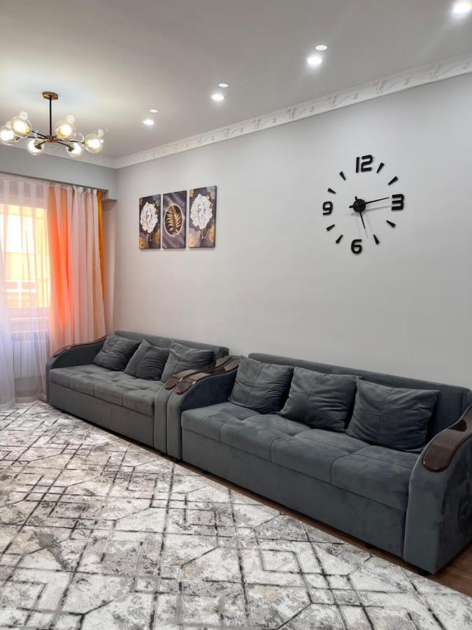 2-Х Комнатная В Золотом Квадрате Apartment Алма Ата Екстериор снимка