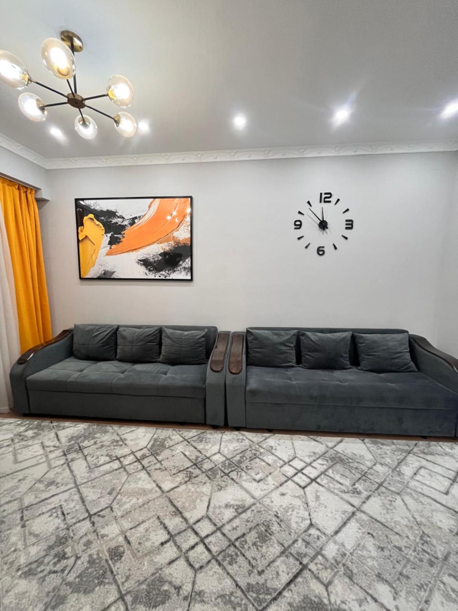 2-Х Комнатная В Золотом Квадрате Apartment Алма Ата Екстериор снимка