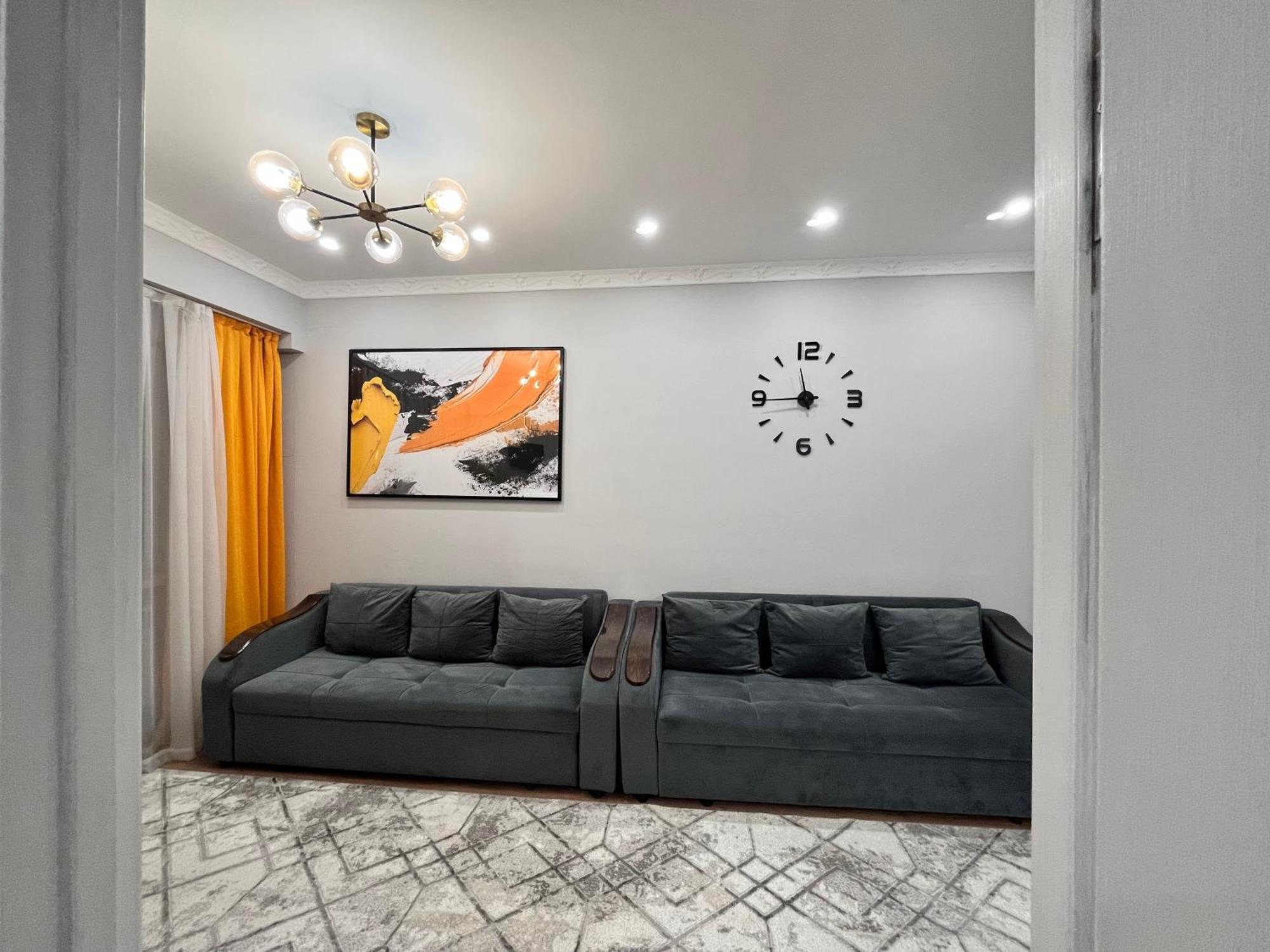 2-Х Комнатная В Золотом Квадрате Apartment Алма Ата Екстериор снимка
